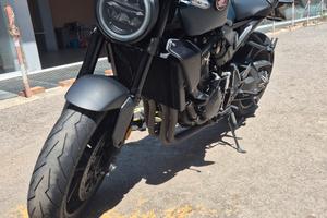 Cb 1000 r