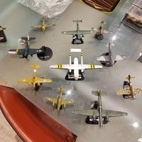 Lotto 11 modellini aereo in metallo