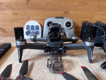 Drone DJI FPV con pacchetto combo
