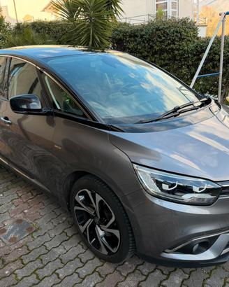 Renault Scenic 1.5 Dci elettrica/diesel