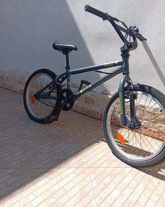 bicicletta per ragazzi/ bambini pronta all' uso