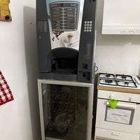 Distributore automatico combinato