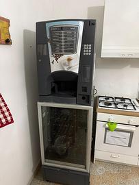 Distributore automatico combinato