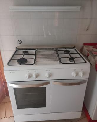 Cucina a Gas (bombola) BIANCA 4 Fuochi con Forno