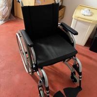 Sedia a rotelle come nuova usata pochissimo