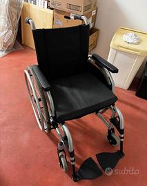 Sedia a rotelle come nuova usata pochissimo