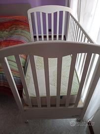 lettino bimbi in legno Foppapedretti  bianco 