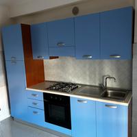 Cucina completa di elettrodomestici