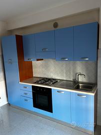 Cucina completa di elettrodomestici