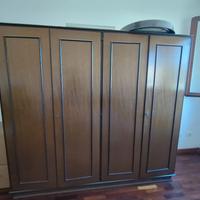 armadio in legno due ante