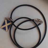 argento e smalto M bandiera 