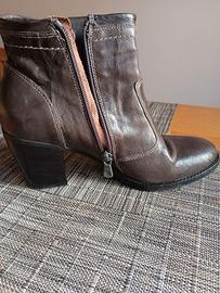 stivaletti donna nero giardini