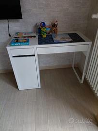 Scrivania Ikea