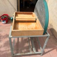 Macchina per la lavorazione del pane a Nuoro