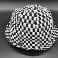 Cappello a secchiello in maglia