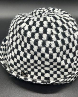 Cappello a secchiello in maglia