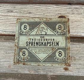 Scatola di latta d'epoca per esplosivi,