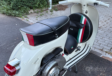 Kit Sella e copriruota NERO tricolore Italia 125 1