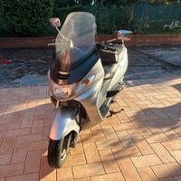 Suzuki Burgman 400