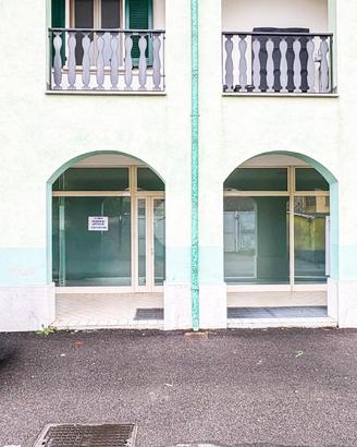 NEGOZIO A AZZANO MELLA