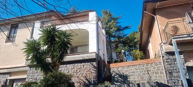 Trecastagni bel 3 vani + giardinetto e terrazzino