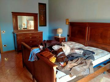 letto antico in legno
