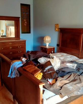 letto antico in legno