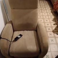 Poltrona con telecomando, e due motori