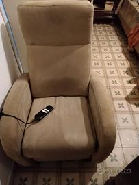Poltrona con telecomando, e due motori