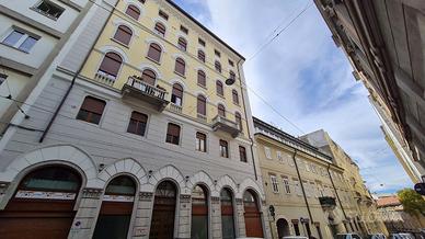 Palazzo Brandmayer, Piazza Oberdan