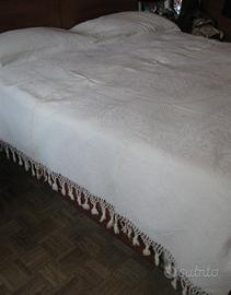 Copriletto matrimoniale anni '50 con frange