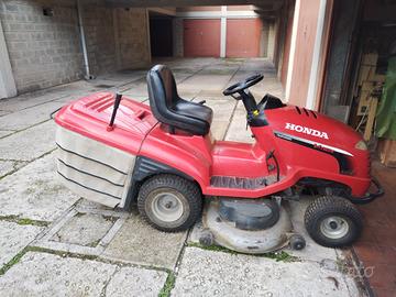 trattorino Honda tagliaerba