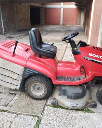 trattorino Honda tagliaerba