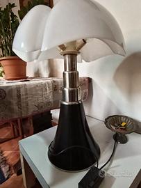 Lampada pipistrello Gae Aulenti grande 