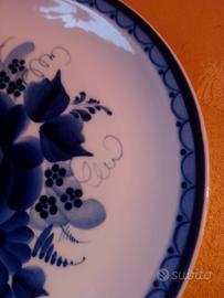 Antico piatto in porcellana russa