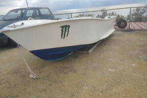 Barca lancia in vetroresina