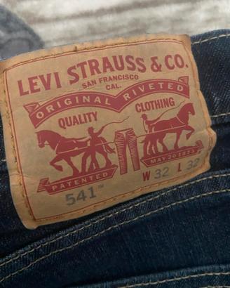 Levis 541
