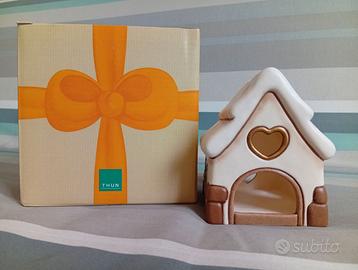 Porta candela in ceramica Thun a forma di casetta