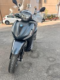Beverly 300 s - 2023