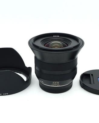 ZEISS TOUIT 12mm F/2.8 per FUJIFILM XF