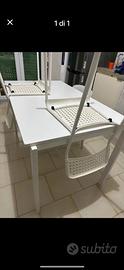 Tavolo con sedie