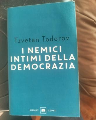 I nemici intimi della democrazia – Todorov