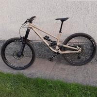 Commencal Clash ride 2021