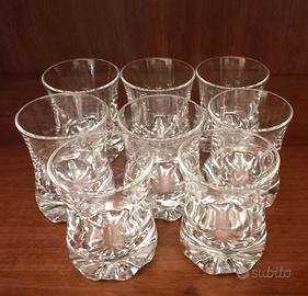 Set 8 bicchieri Vintage in Vetro Lavorato - Ottimi