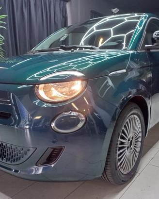 Fiat 500 Berlina Hybrid Icon
