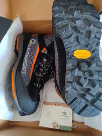 scarponi da trekking impermeabili