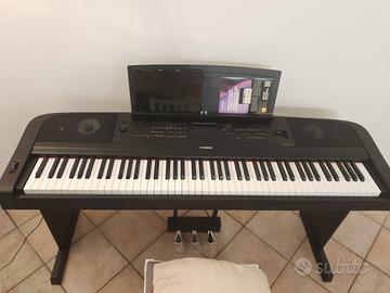 Yamaha DGX670 con Supporto 