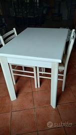 TAVOLO bianco con SEDIE