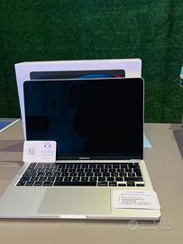 MacBook pro 13 2022 8GB RAM 256GB SSD M2
