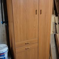 Mobiletto multiuso in truciolare 